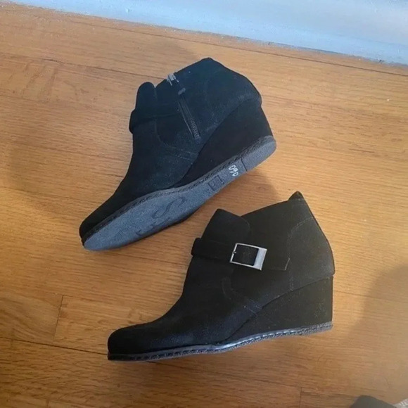 Franco Sarto Black Suede Wedge Booties - Picture 5 of 16